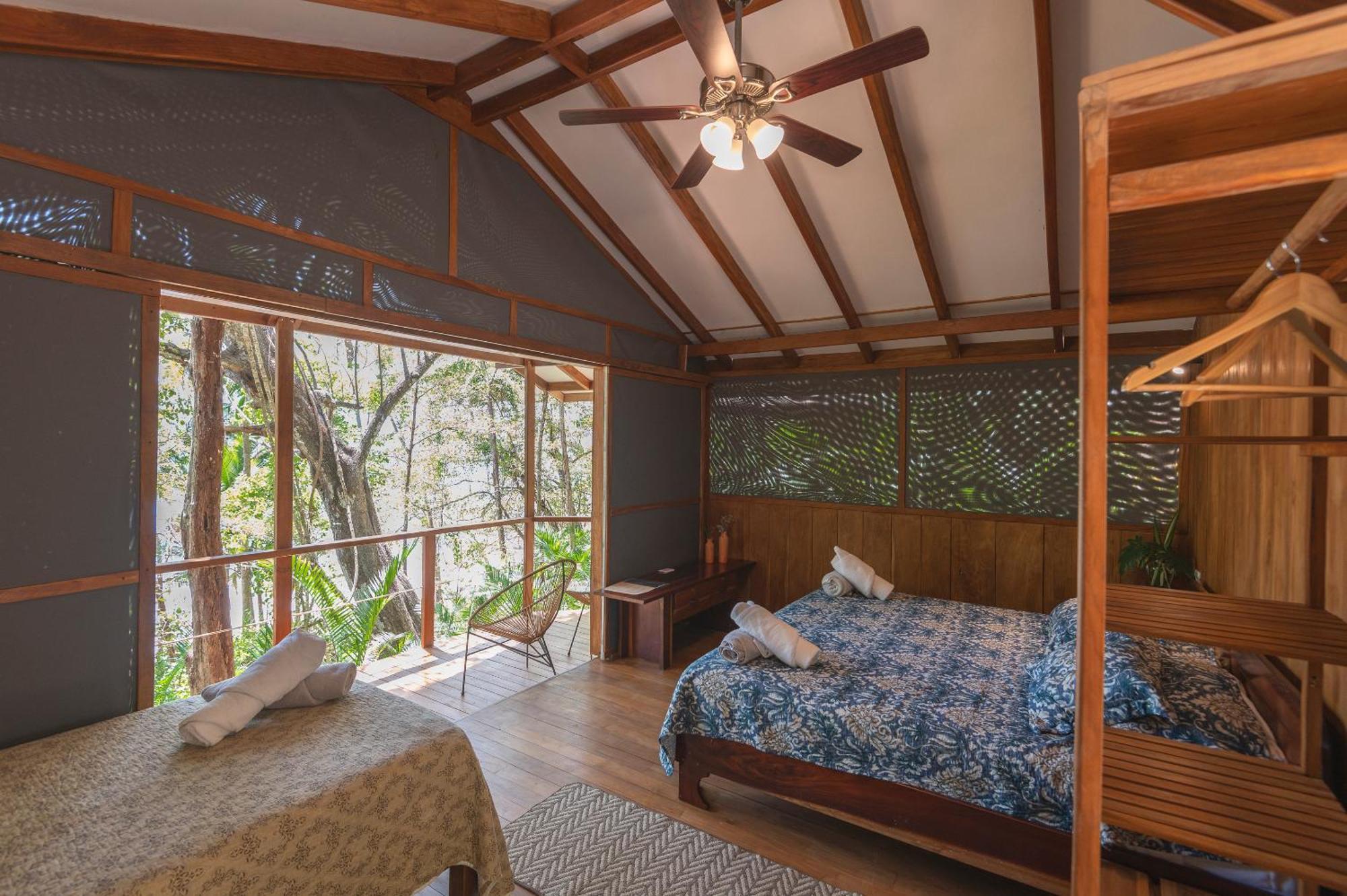 Los Vivos Beachfront Experience Pochote الغرفة الصورة